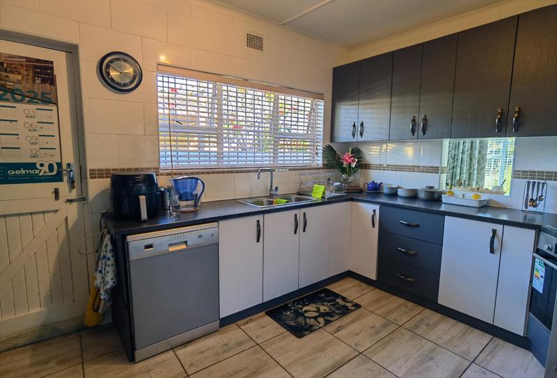 4 Bedroom Property for Sale in Goodwood Estate Western Cape